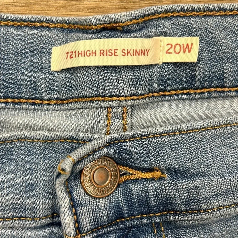 Levi’s 721 High Rise Skinny Distressed Jeans